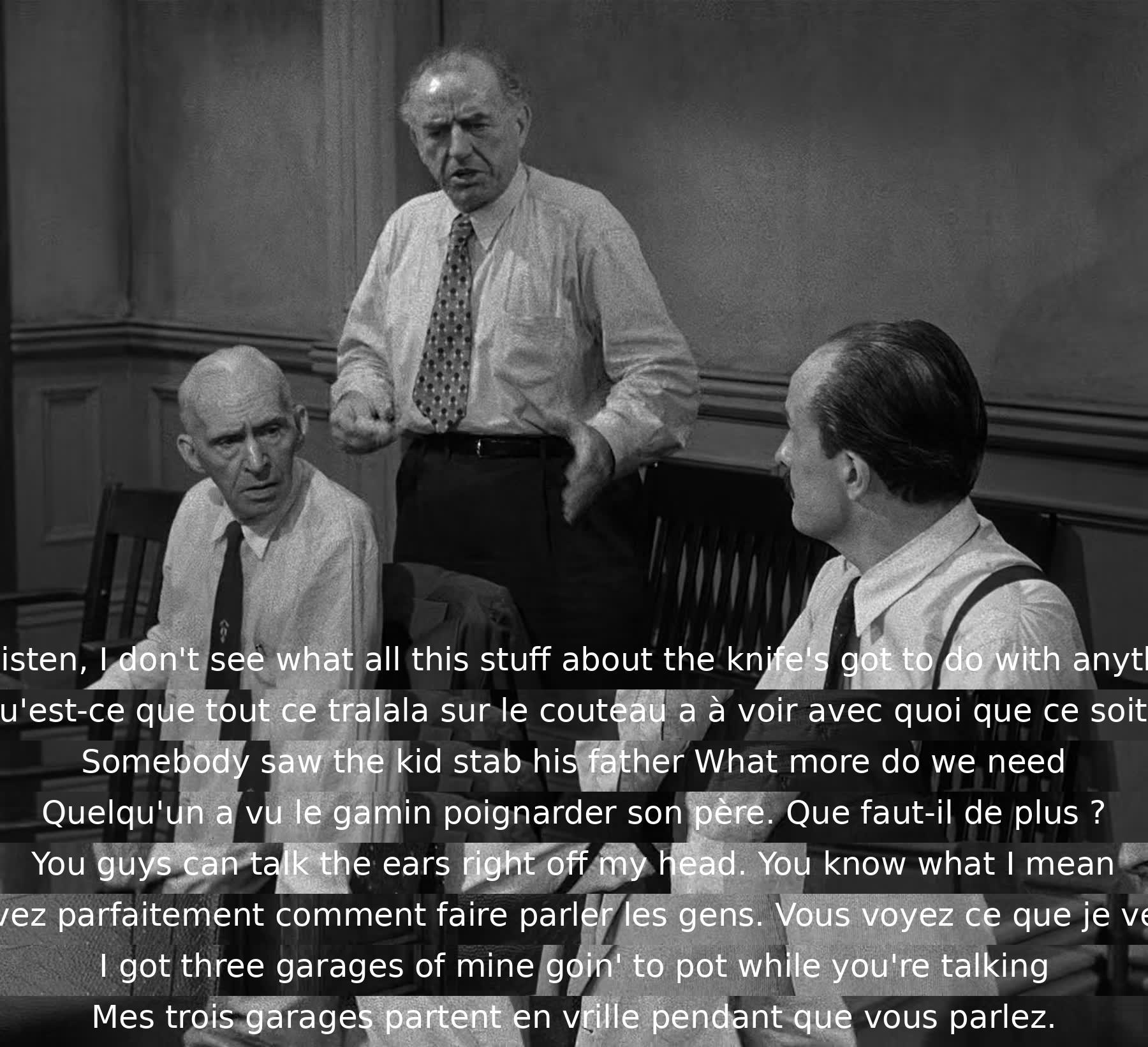 Il y a un débat sur l'importance du couteau dans l'affaire, mais un témoin ayant vu le garçon poignarder son père ne laisse aucun doute sur sa culpabilité. Un juré exprime son impatience face à la situation, préoccupé par ses affaires négligées.