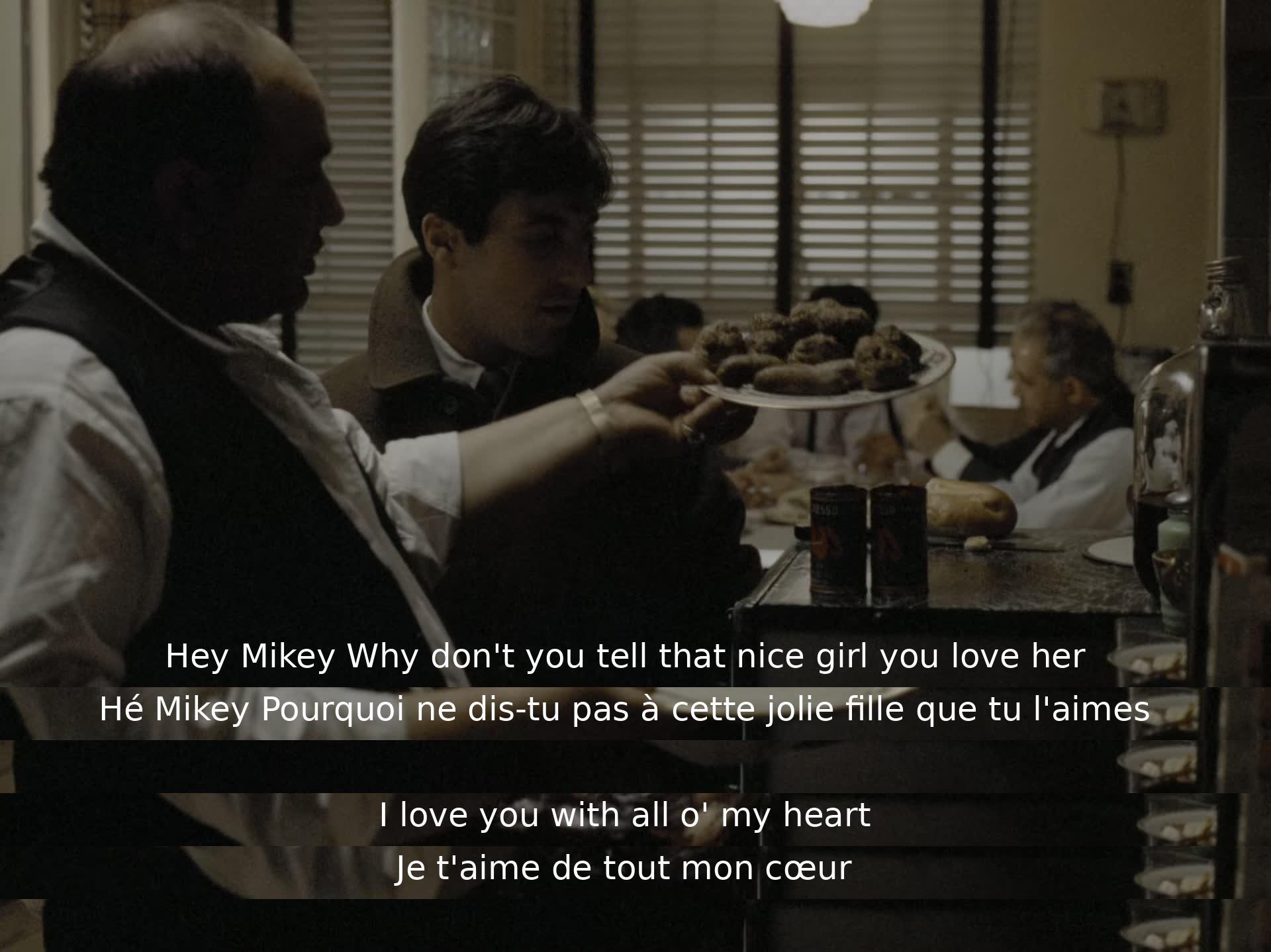 Mikey is encouraged to express his love to a girl. He eventually confesses his love to her wholeheartedly.
Mikey est encouragé à exprimer son amour pour une fille. Il finit par lui avouer son amour sincèrement.