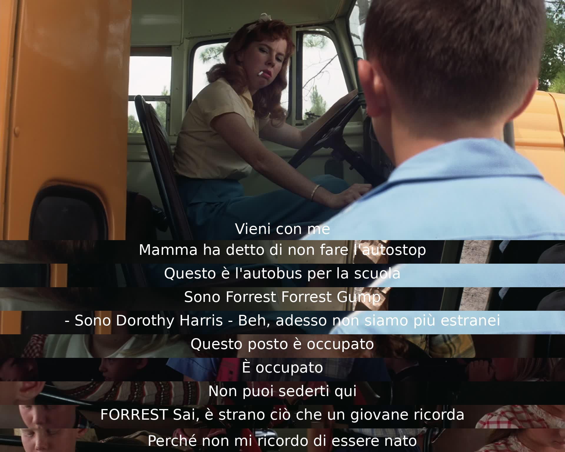 Un giovane di nome Forrest Gump incontra Dorothy Harris sull'autobus per la scuola, ma devono cercare posti separati. Forrest riflette sulla propria memoria e si stupisce di non ricordare il momento della nascita. La scena mostra un'incontro casuale e la stranezza della memoria umana.