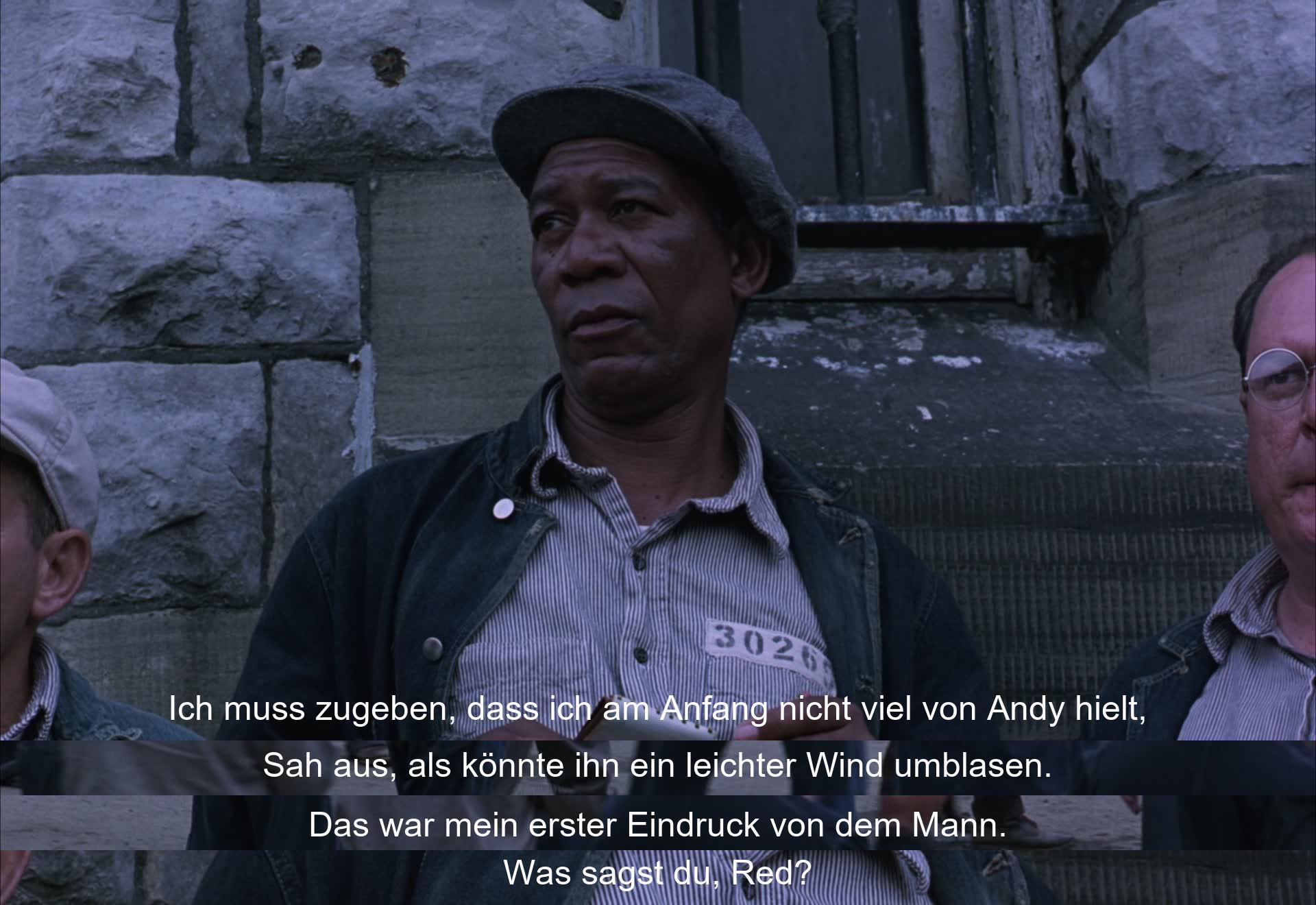 Anfangs unterschätzte Red Andy, dachte er sei schwach. Später änderte sich Reds Meinung über ihn. Die Entwicklung ihrer Freundschaft wird sichtbar.