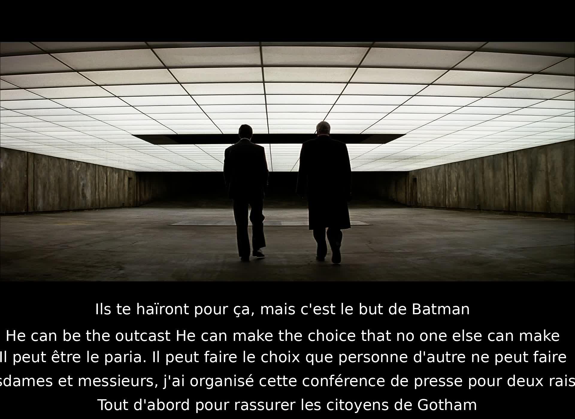 Alfred craint d'être accusé de complicité, mais Bruce prend la responsabilité et organise une conférence pour rassurer Gotham.